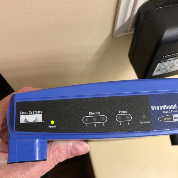 Broadband Router with 2 Phone Ports, 3 ethernet ports - Picture 5 of 5